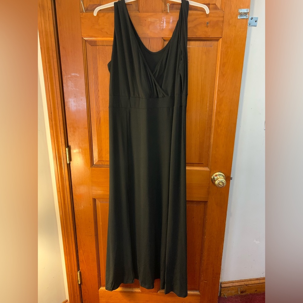Women’s long black casual dress. Size 1X! Worn one time.